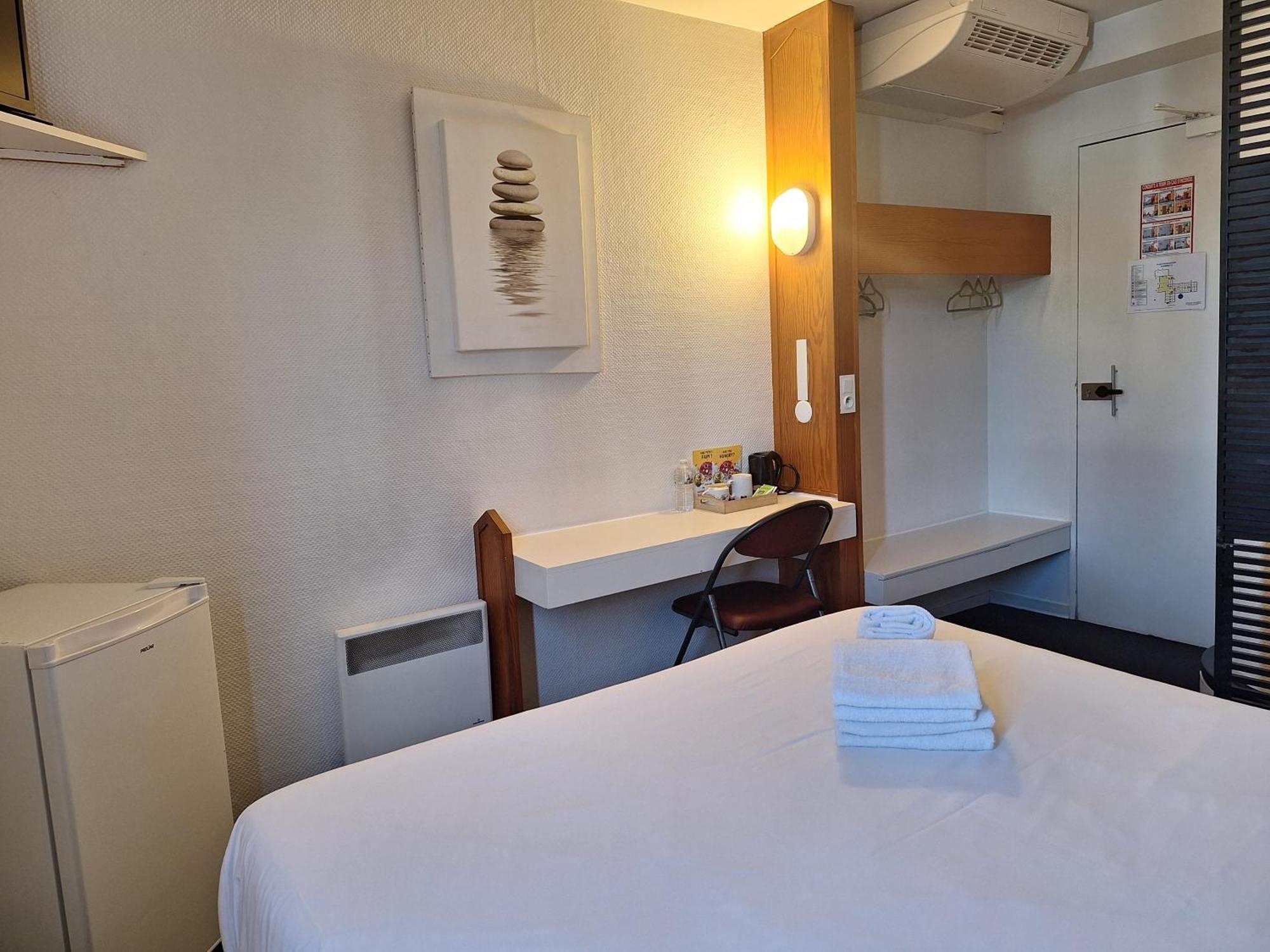 Escale Kennedy Hotel Mérignac Eksteriør billede