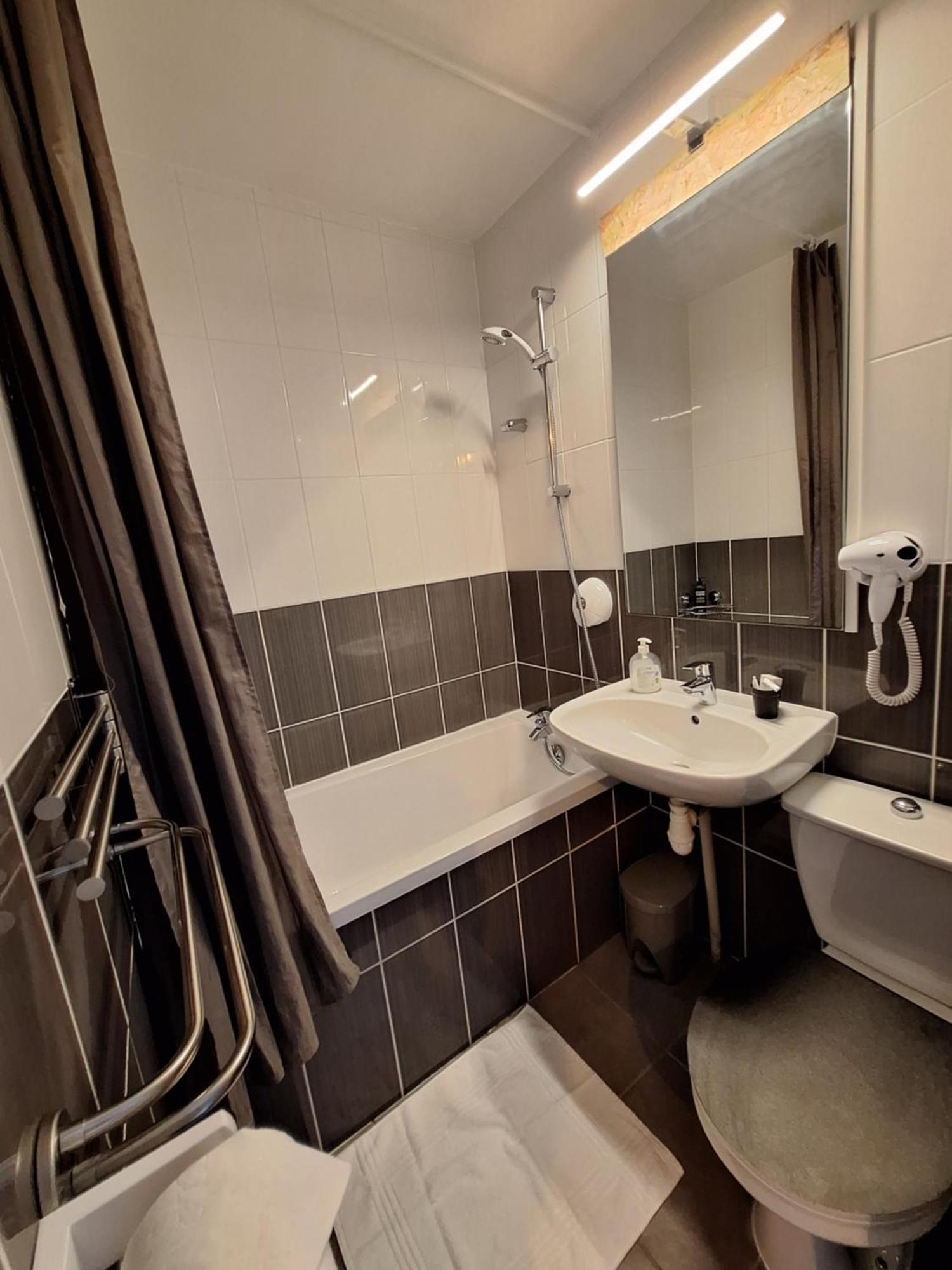 Escale Kennedy Hotel Mérignac Eksteriør billede